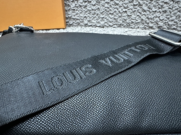 ルイヴィトンバッグ角部分ディテール